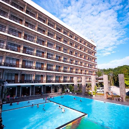Mesra Business & Resort Hotel Samarinda Dış mekan fotoğraf