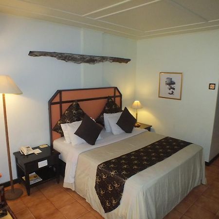 Mesra Business & Resort Hotel Samarinda Dış mekan fotoğraf