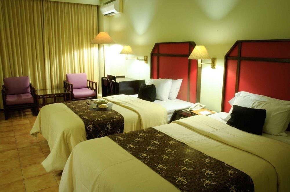 Mesra Business & Resort Hotel Samarinda Dış mekan fotoğraf