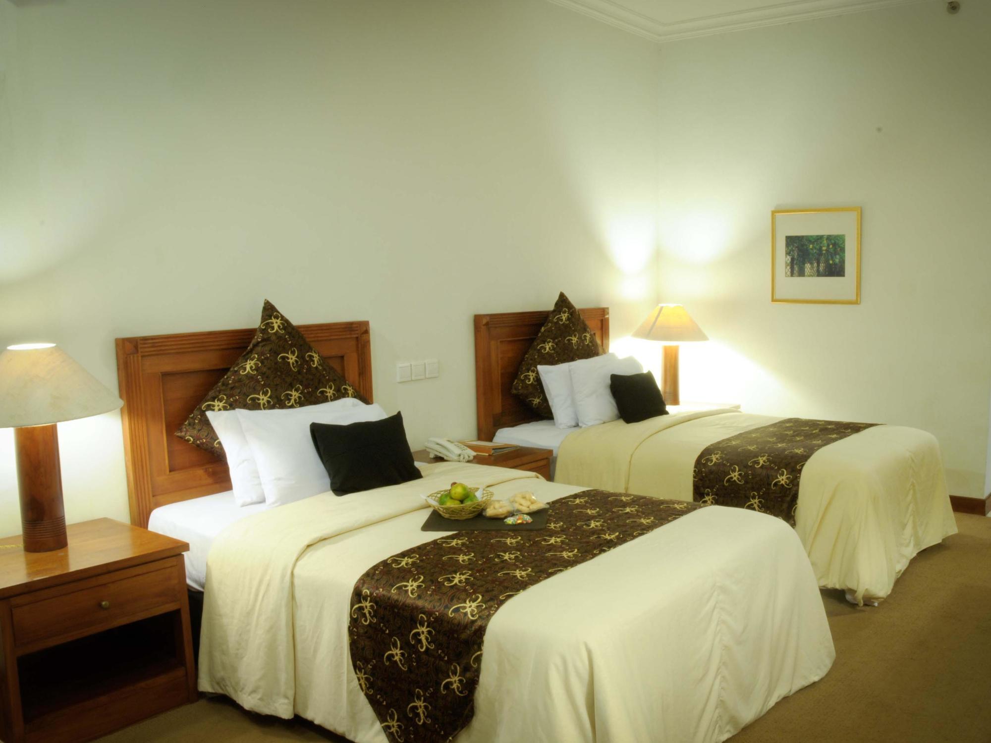 Mesra Business & Resort Hotel Samarinda Dış mekan fotoğraf