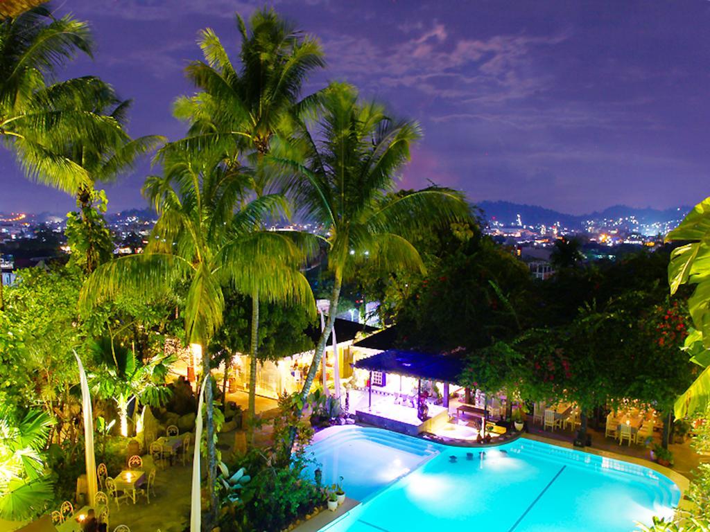 Mesra Business & Resort Hotel Samarinda Dış mekan fotoğraf