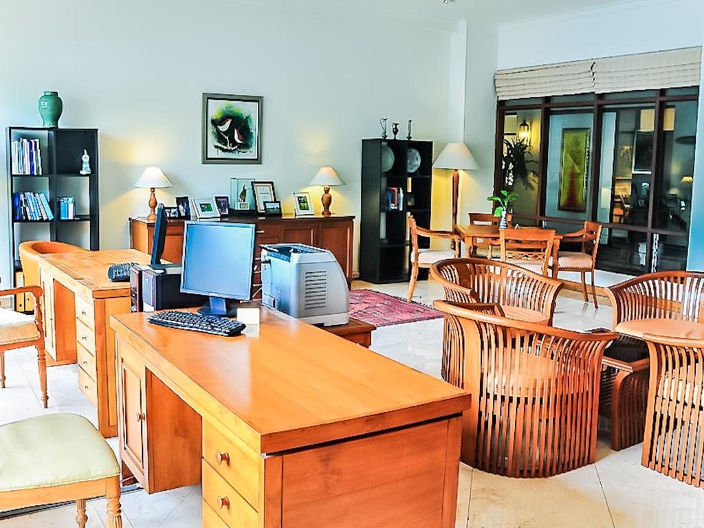 Mesra Business & Resort Hotel Samarinda Dış mekan fotoğraf