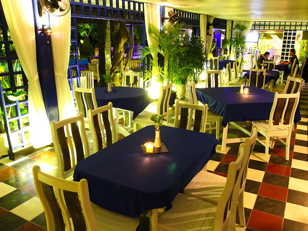 Mesra Business & Resort Hotel Samarinda Dış mekan fotoğraf