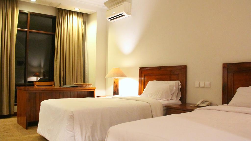 Mesra Business & Resort Hotel Samarinda Dış mekan fotoğraf