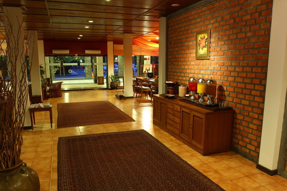 Mesra Business & Resort Hotel Samarinda Dış mekan fotoğraf