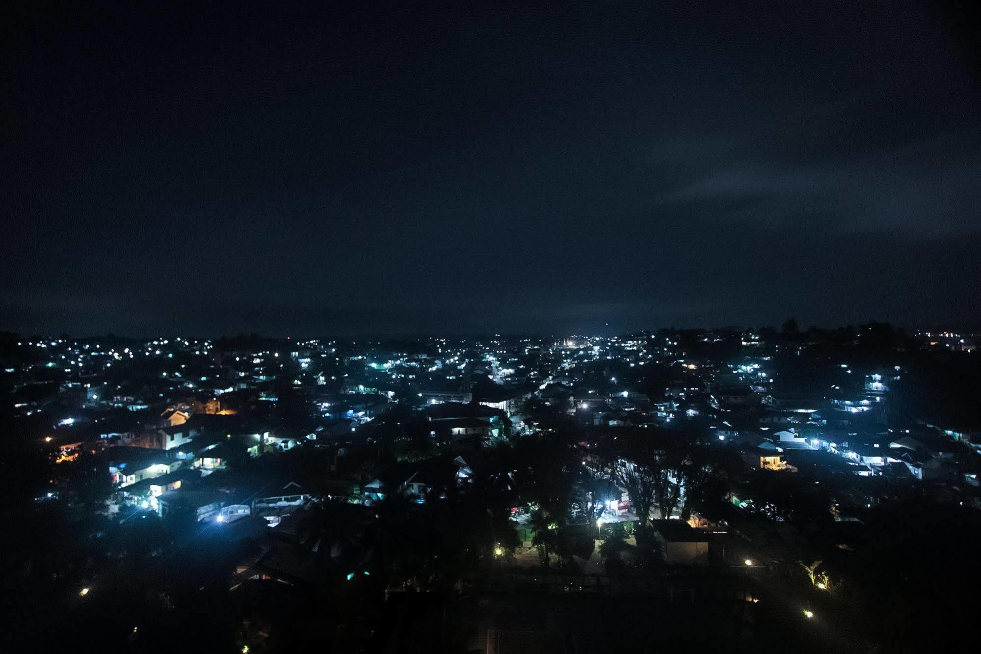 Mesra Business & Resort Hotel Samarinda Dış mekan fotoğraf