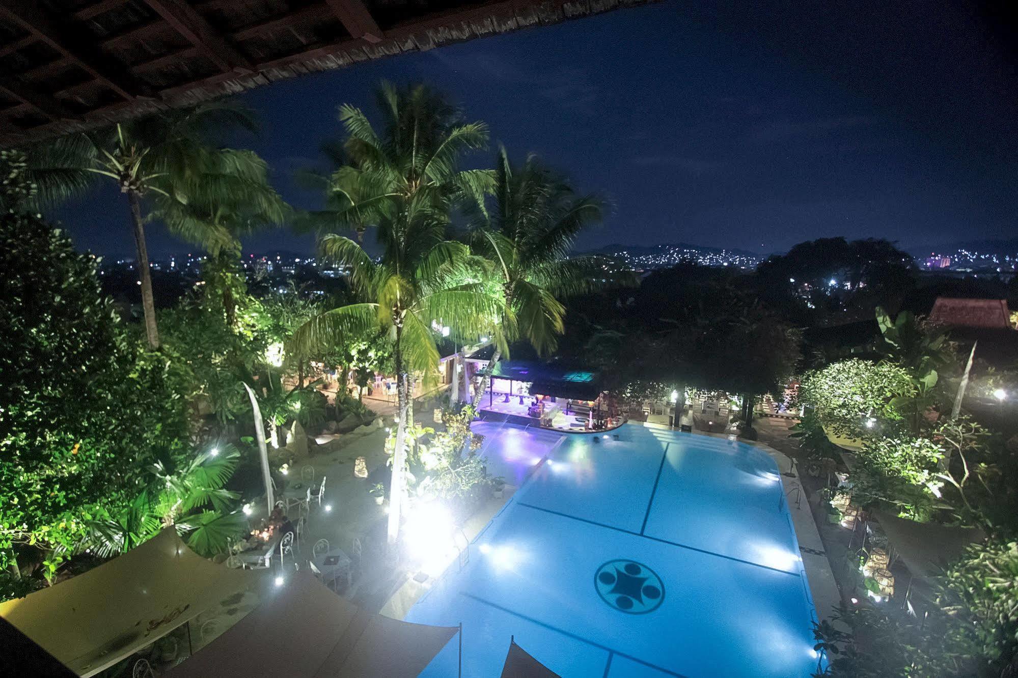 Mesra Business & Resort Hotel Samarinda Dış mekan fotoğraf